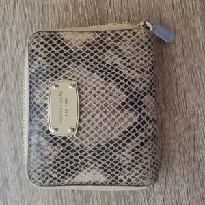 Michael kors wallet